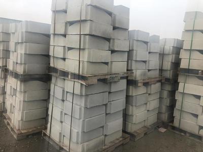 湛江市優質C25混凝土路緣石與白麻路沿石 宏景廠家直銷，打造堅固美觀的建筑裝飾